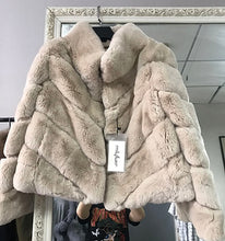 Load image into Gallery viewer, 2019 hot sale women real natural rex rabbit fur coat high quality 100% genuine rex rabbit fur chinchilla color winter jacket
